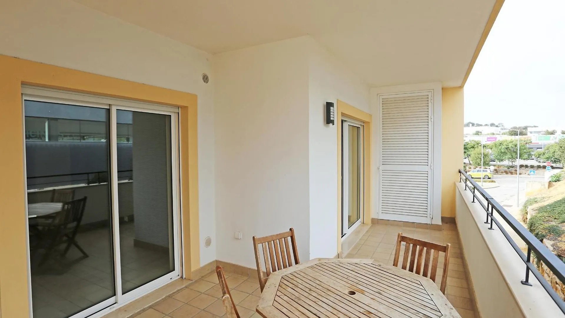 A04 - Large Modern 1 Bed Apartment With Pool Лагуш