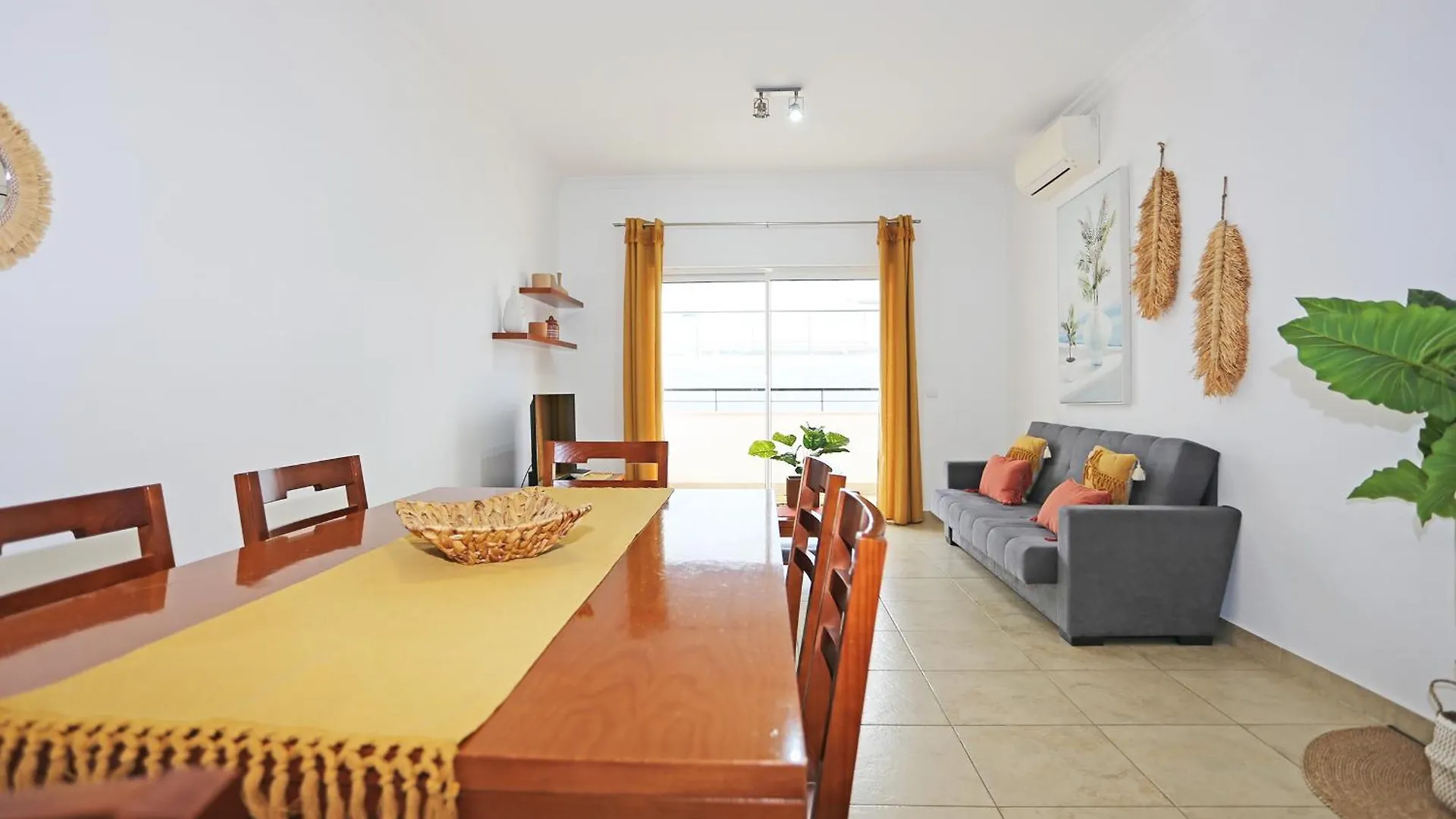 A04 - Large Modern 1 Bed Apartment With Pool Лагуш
