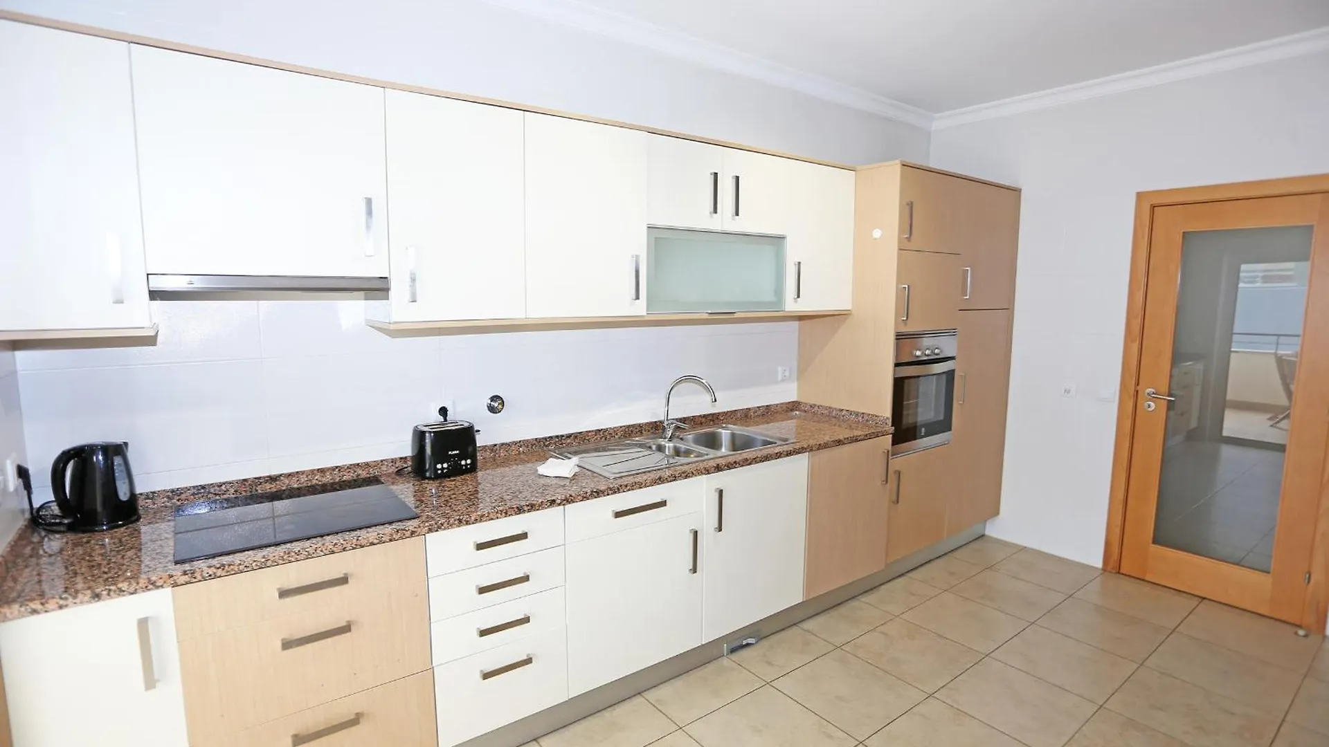 A04 - Large Modern 1 Bed Apartment With Pool 라고스 포르투갈